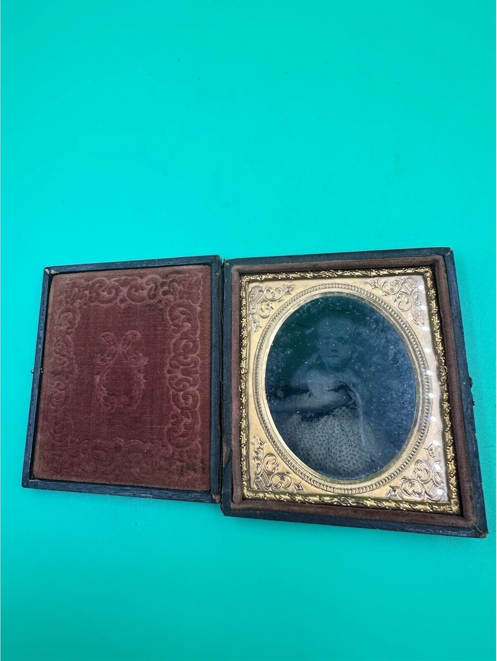 Antique Vintage Daguerreotype Photograph Young Little Girl Gold Tone Frame Case
